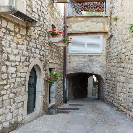 Holiday La Strada- Three Bedroom Holiday With Terrace Apartment