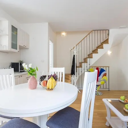 Holiday La Strada- Three Bedroom Holiday With Terrace Daire Dubrovnik