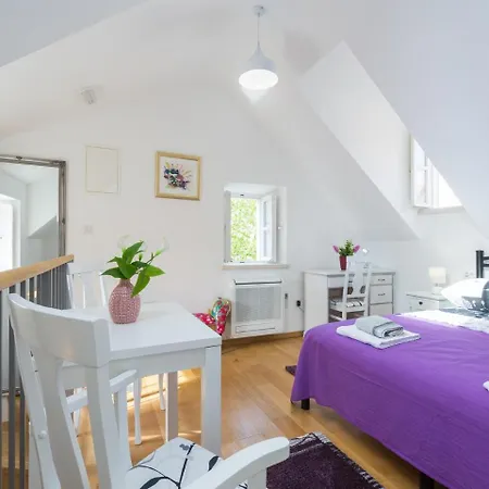 Holiday La Strada- Three Bedroom Holiday With Terrace