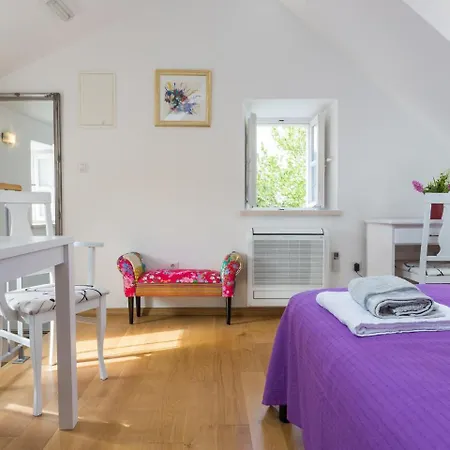 Holiday La Strada- Three Bedroom Holiday With Terrace Daire